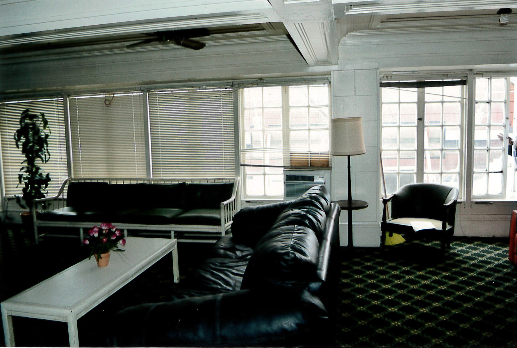 Mezzanine level seating area
